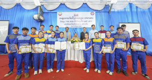 From Training to the Workplace: 17 Vilabouly Apprentices Complete LXML-Supported Programme